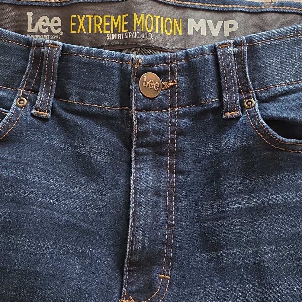 Lee Jeans Extreme MOTION MVP, Dark Wash, Slim Straight. 36 X30 Men's - Picture 2 of 6